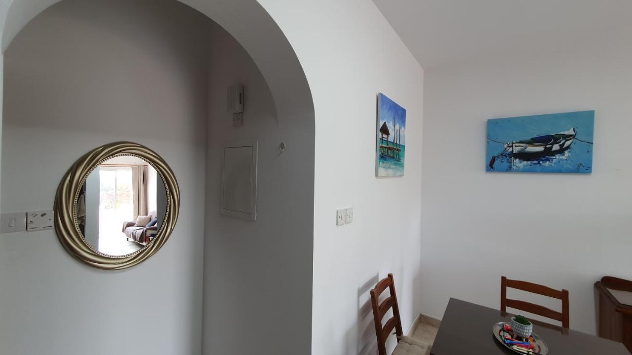 Peaceful Apartment With Double Bed - Oak Breeze パ フォス エクステリア 写真