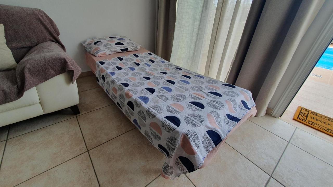 Peaceful Apartment With Double Bed - Oak Breeze パ フォス エクステリア 写真